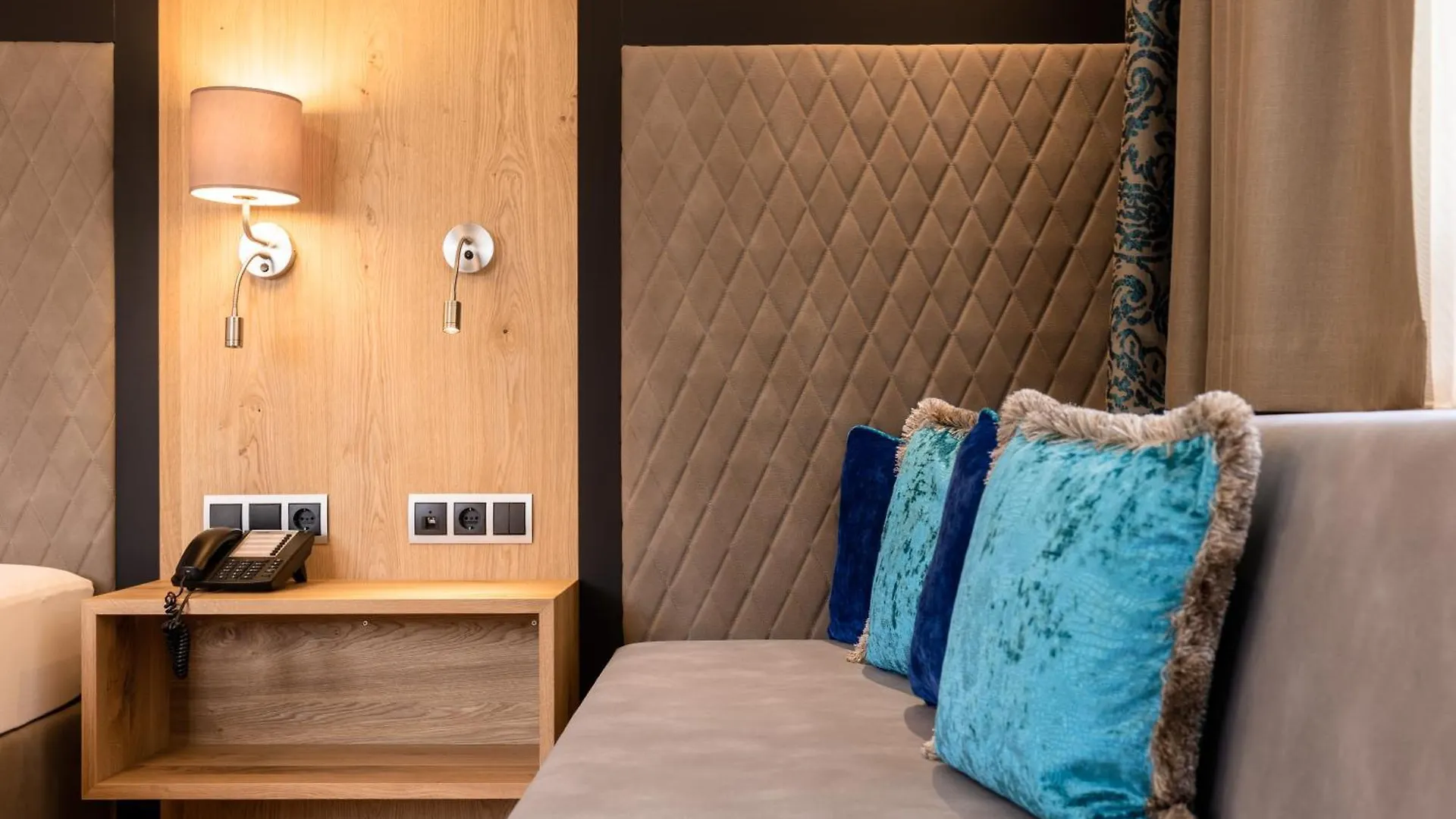 Hotel Schlosshof Ischgl 4*,